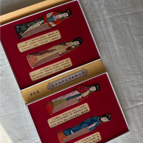 Vintage Hand Painted Princess Comb Set Changzhou China Gift for Mom Daughter - Picture 4 of 10